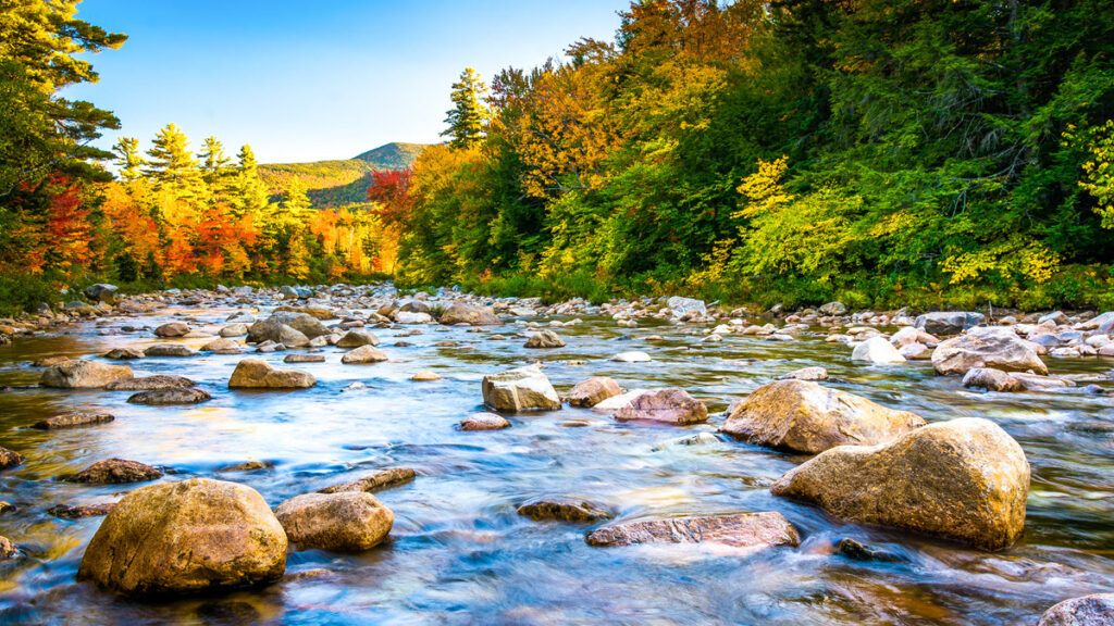 Swift River, Kancamagus Hwy, New Hampshire, USA -GEOVEA