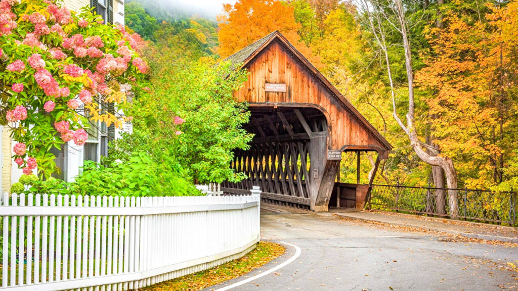 Middle Covered Bridge, Woodstock, Vermont, USA - GEOVEA