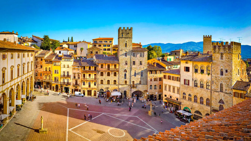 Piazza Grande Historic-Buildings Arezzo, Tuscany, Italy - GEOVEA